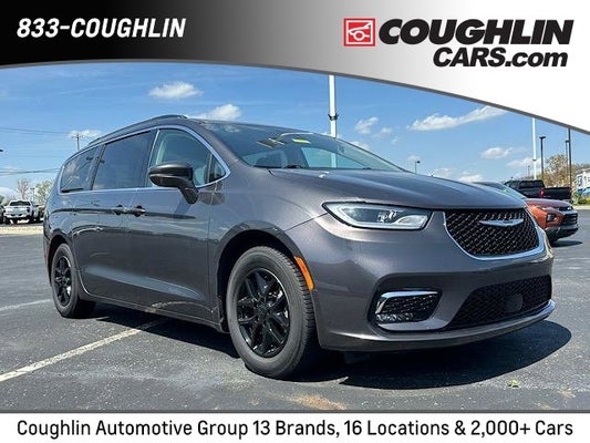 2022 Chrysler Pacifica Touring L in Columbus, OH - Coughlin Automotive