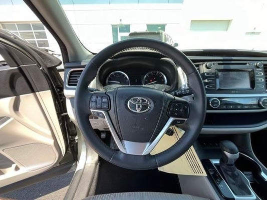2014 Toyota Highlander LE in Columbus, OH - Coughlin Automotive