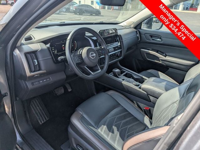 2023 Nissan Pathfinder Platinum