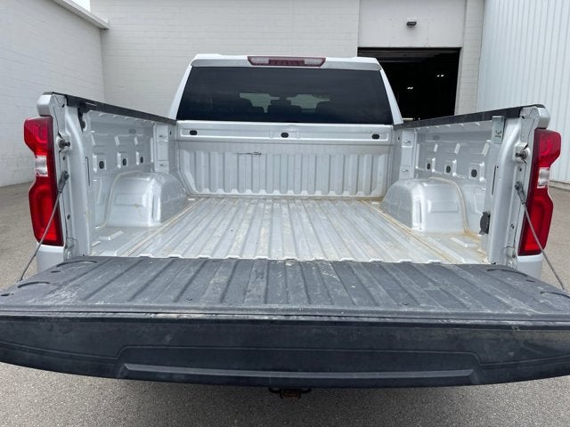 2021 Chevrolet Silverado 1500 4WD Crew Cab 147" Custom