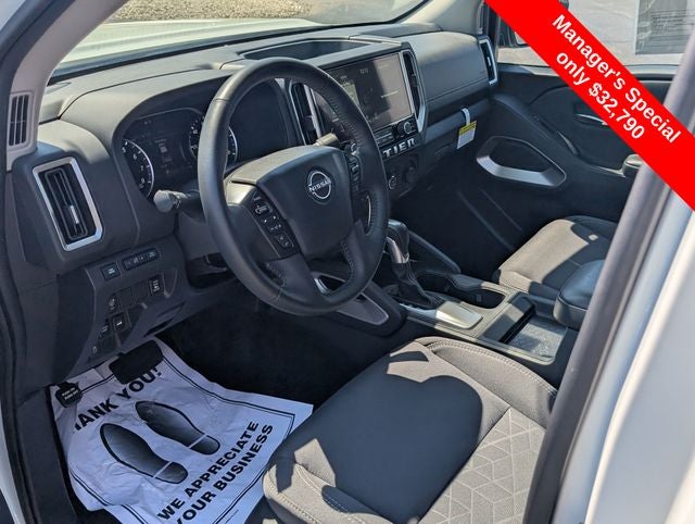2025 Nissan Frontier SV