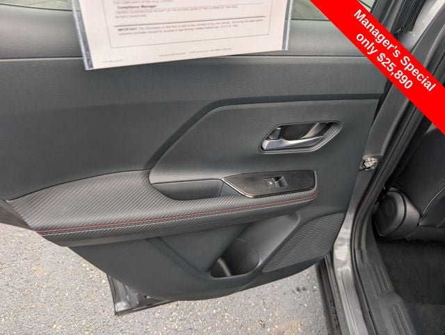2025 Nissan Kicks SR