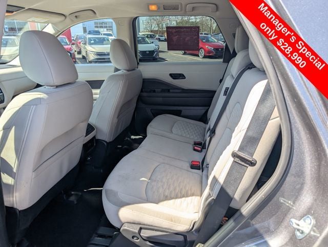 2024 Nissan Pathfinder SV