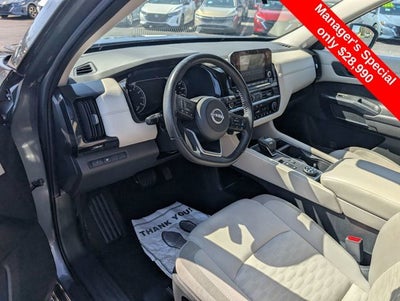 2024 Nissan Pathfinder SV