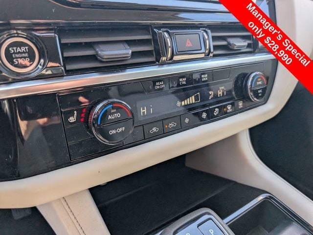 2024 Nissan Pathfinder SV