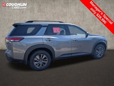 2024 Nissan Pathfinder SV