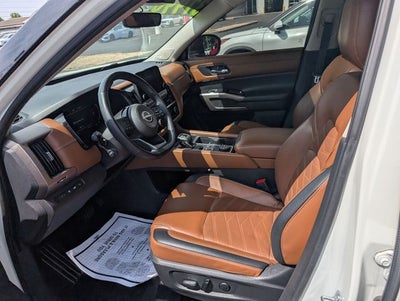 2023 Nissan Pathfinder Platinum