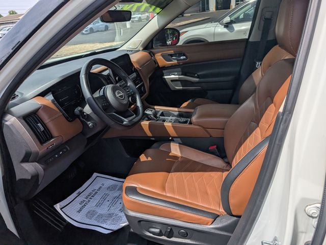 2023 Nissan Pathfinder Platinum