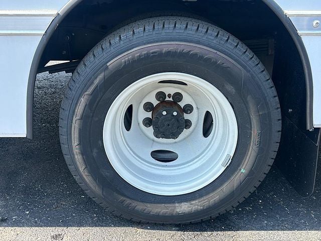 2024 Ford E-450SD Base