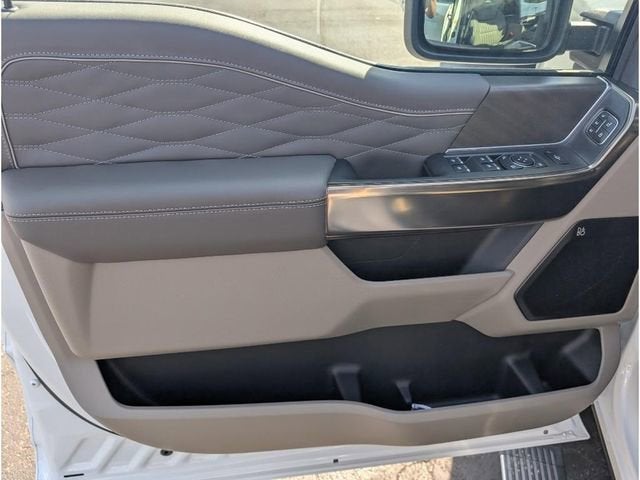 2025 Ford Super Duty F-350 Platinum