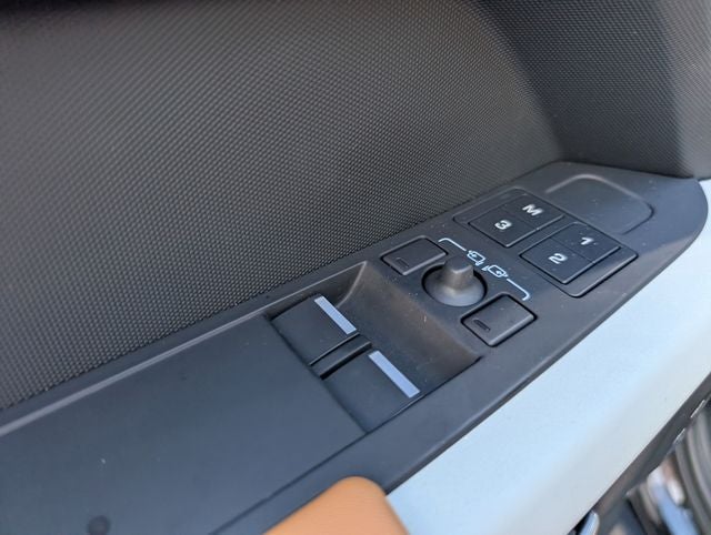 2023 Land Rover Defender 90 S