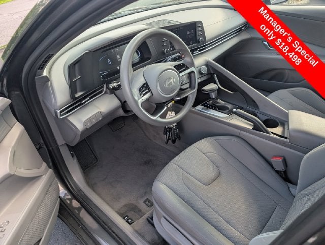 2024 Hyundai Elantra SE
