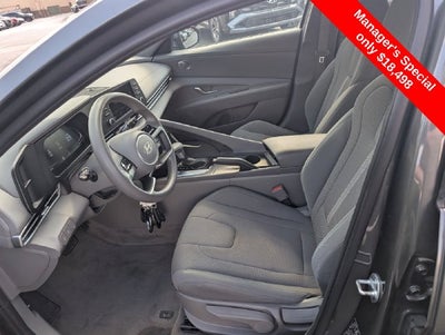 2024 Hyundai Elantra SE