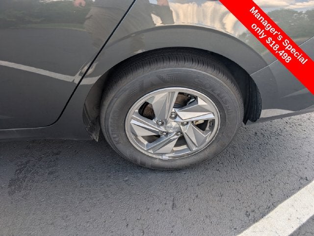 2024 Hyundai Elantra SE