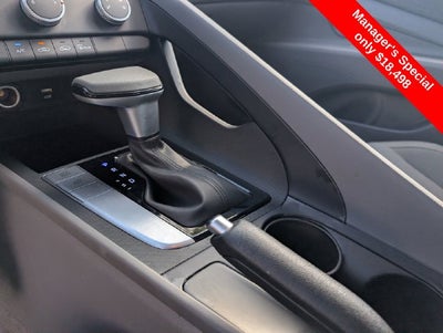 2024 Hyundai Elantra SE