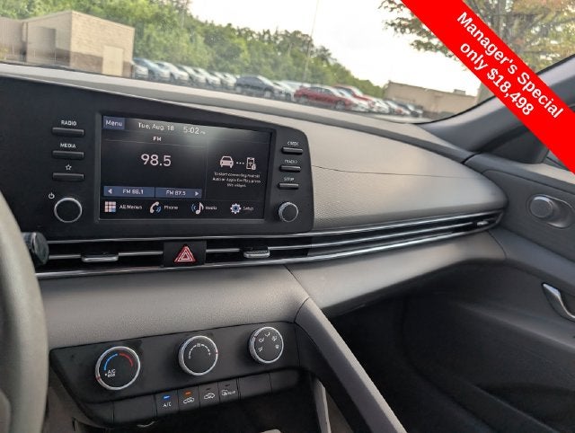 2024 Hyundai Elantra SE