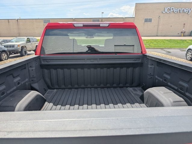 2023 Chevrolet Silverado 1500 4WD Crew Cab 147" Custom
