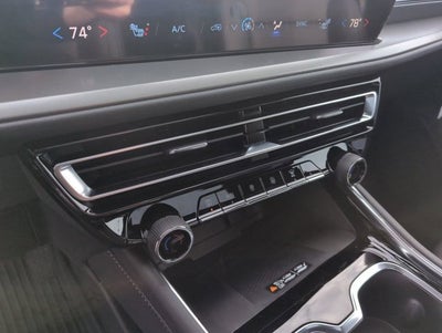 2026 Chevrolet Traverse AWD LT