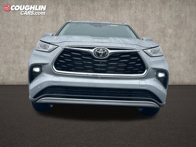 2025 Toyota Highlander Hybrid Platinum