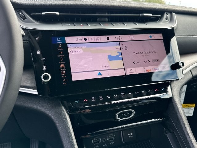 2027 Jeep Grand Cherokee Laredo Altitude
