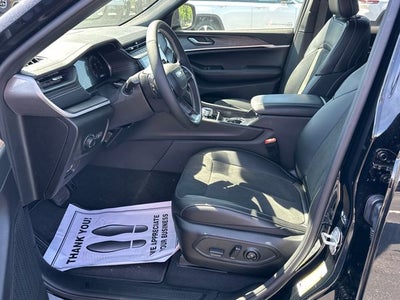2026 Jeep Grand Cherokee Laredo