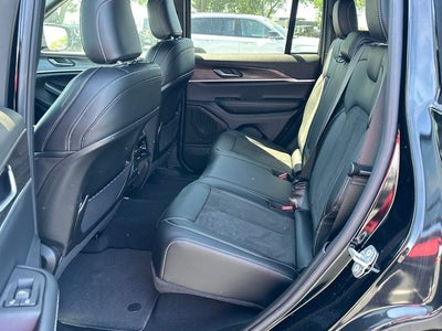 2026 Jeep Grand Cherokee Laredo