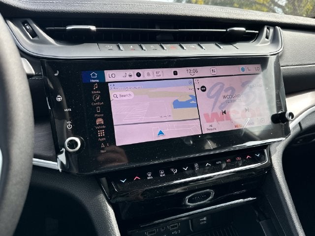 2027 Jeep Grand Cherokee Laredo Altitude
