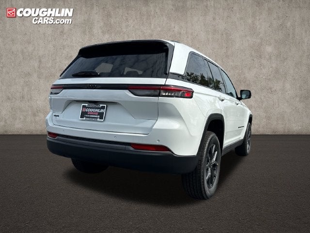 2027 Jeep Grand Cherokee Laredo Altitude
