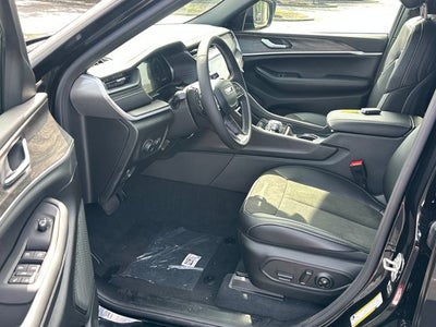 2027 Jeep Grand Cherokee Altitude