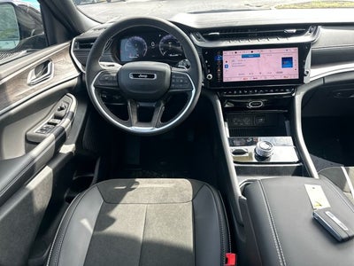 2027 Jeep Grand Cherokee Altitude
