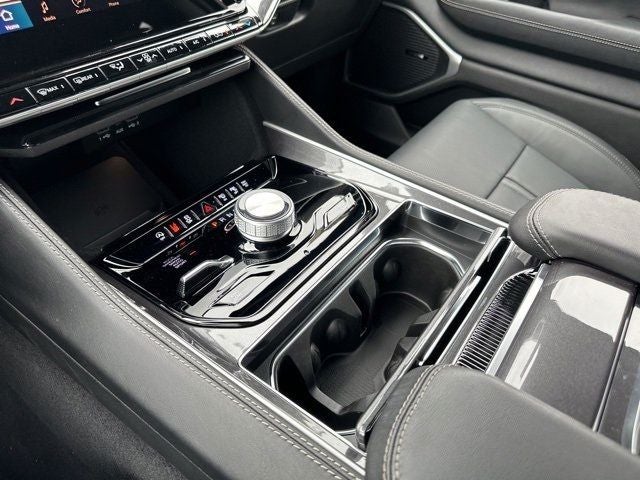 2024 Jeep Wagoneer Base