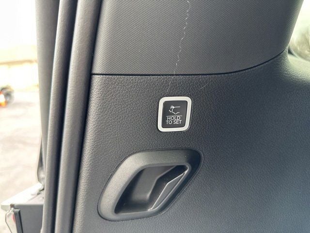 2024 Jeep Wagoneer Base