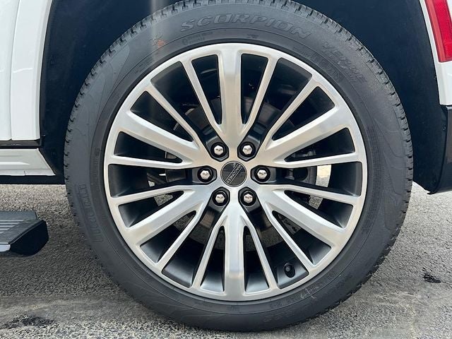 2023 Jeep Grand Wagoneer Series III