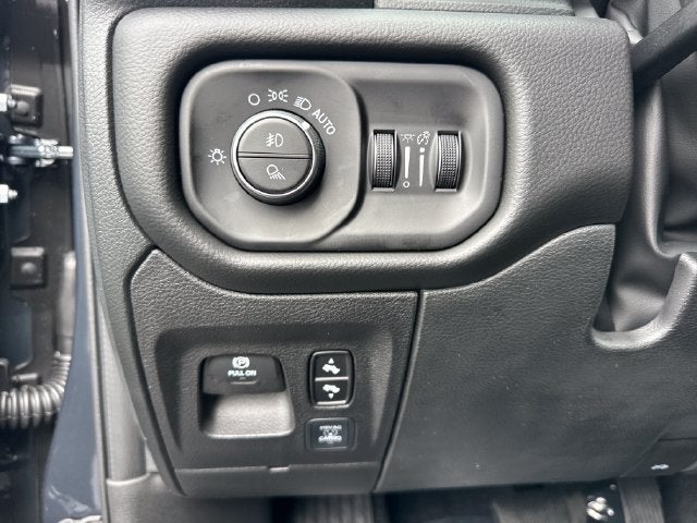 2027 RAM 1500 Big Horn/Lone Star