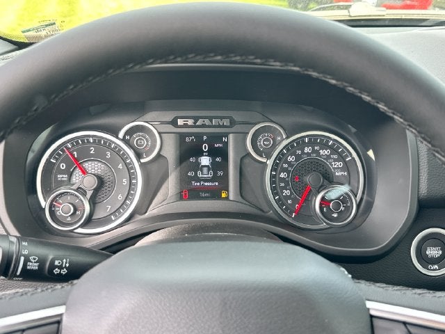2027 RAM 1500 Big Horn/Lone Star