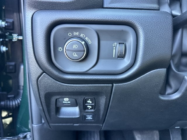2027 RAM 1500 Big Horn/Lone Star