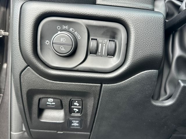 2027 RAM 1500 Big Horn/Lone Star