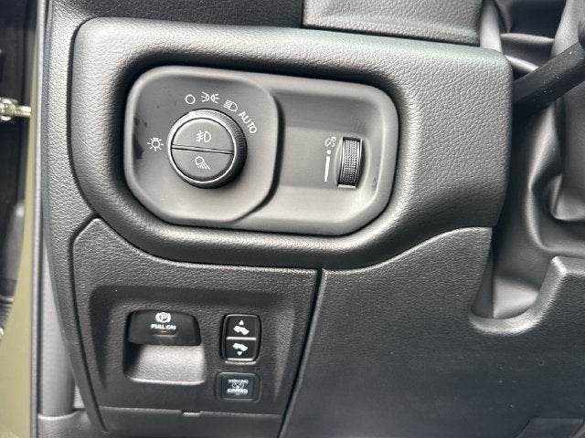 2027 RAM 1500 Big Horn/Lone Star