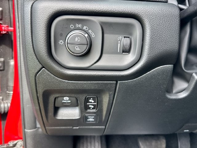 2027 RAM 1500 Big Horn/Lone Star