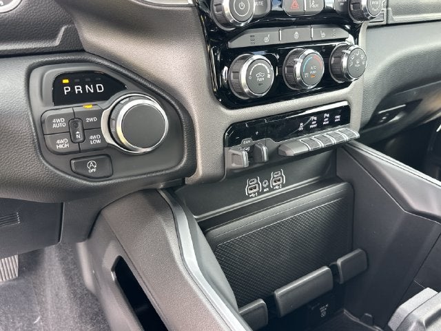 2027 RAM 1500 Big Horn/Lone Star