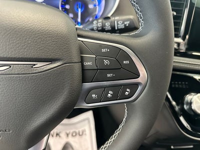 2027 Chrysler Pacifica Select