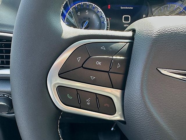 2025 Chrysler Voyager LX