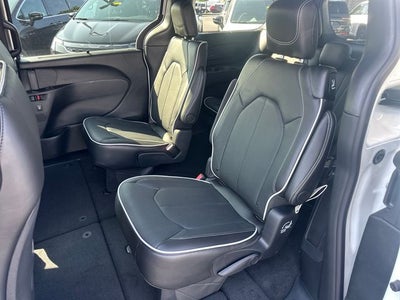 2027 Chrysler Pacifica Limited