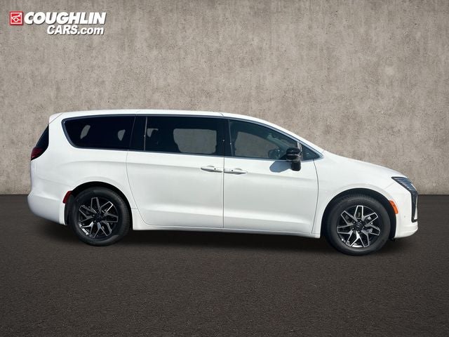 2027 Chrysler Pacifica Limited