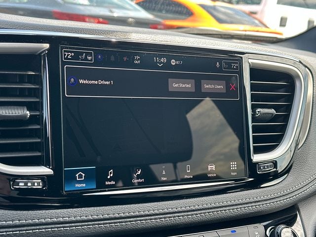 2027 Chrysler Pacifica Select