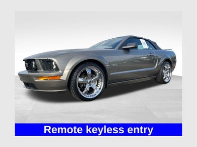 2005 Ford Mustang GT Deluxe