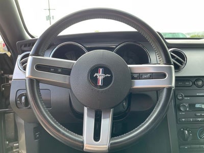 2005 Ford Mustang GT Deluxe