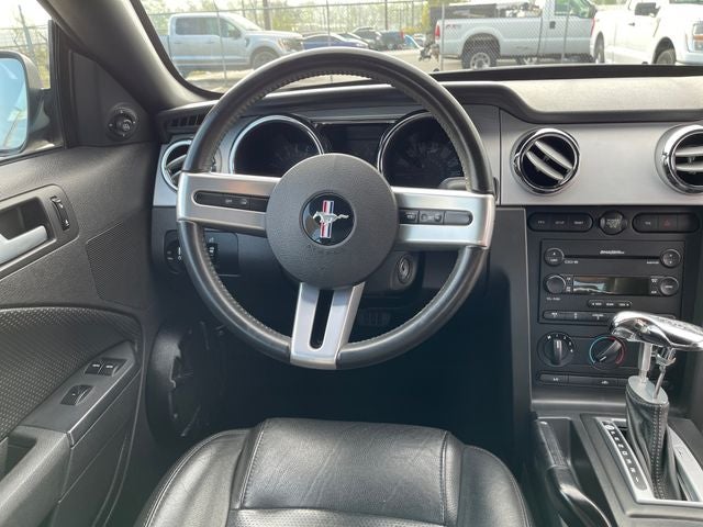 2005 Ford Mustang GT Deluxe