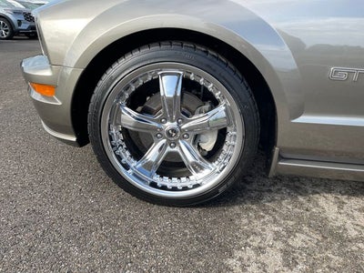 2005 Ford Mustang GT Deluxe