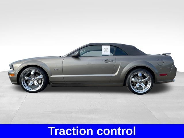 2005 Ford Mustang GT Deluxe